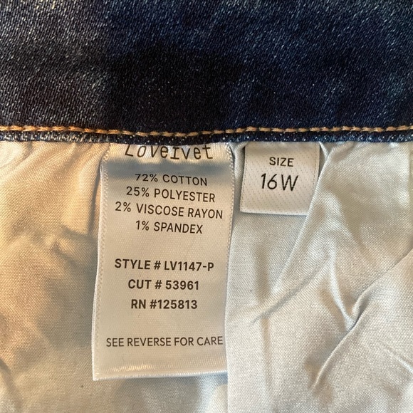 Lovervet by Vervet Blue Jeans Crop Flare Size 16W NWT - Picture 9 of 9